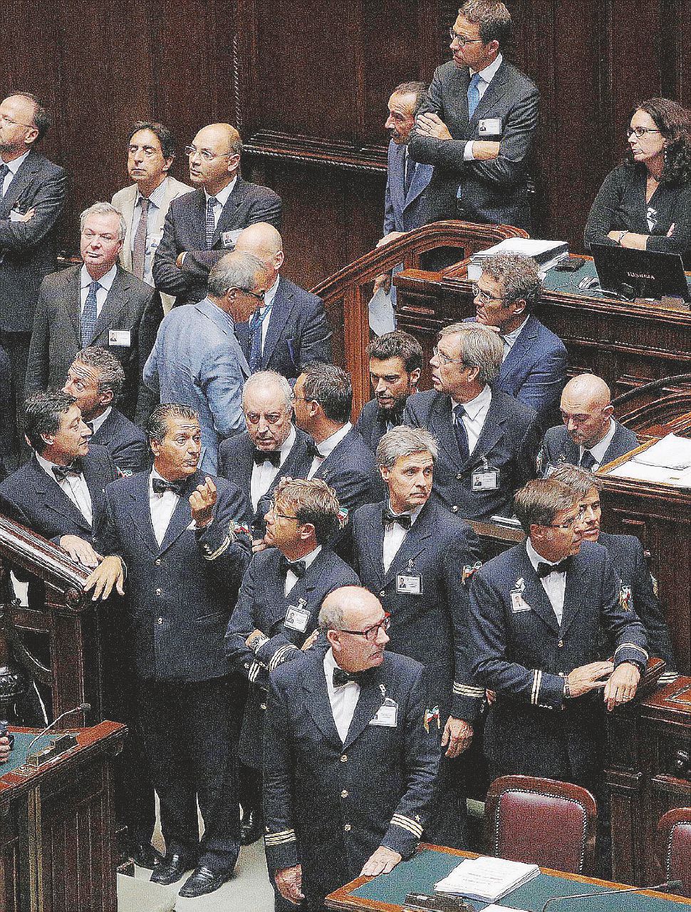 Pochi tagli e pure a tempo, la Camera costa un miliardo