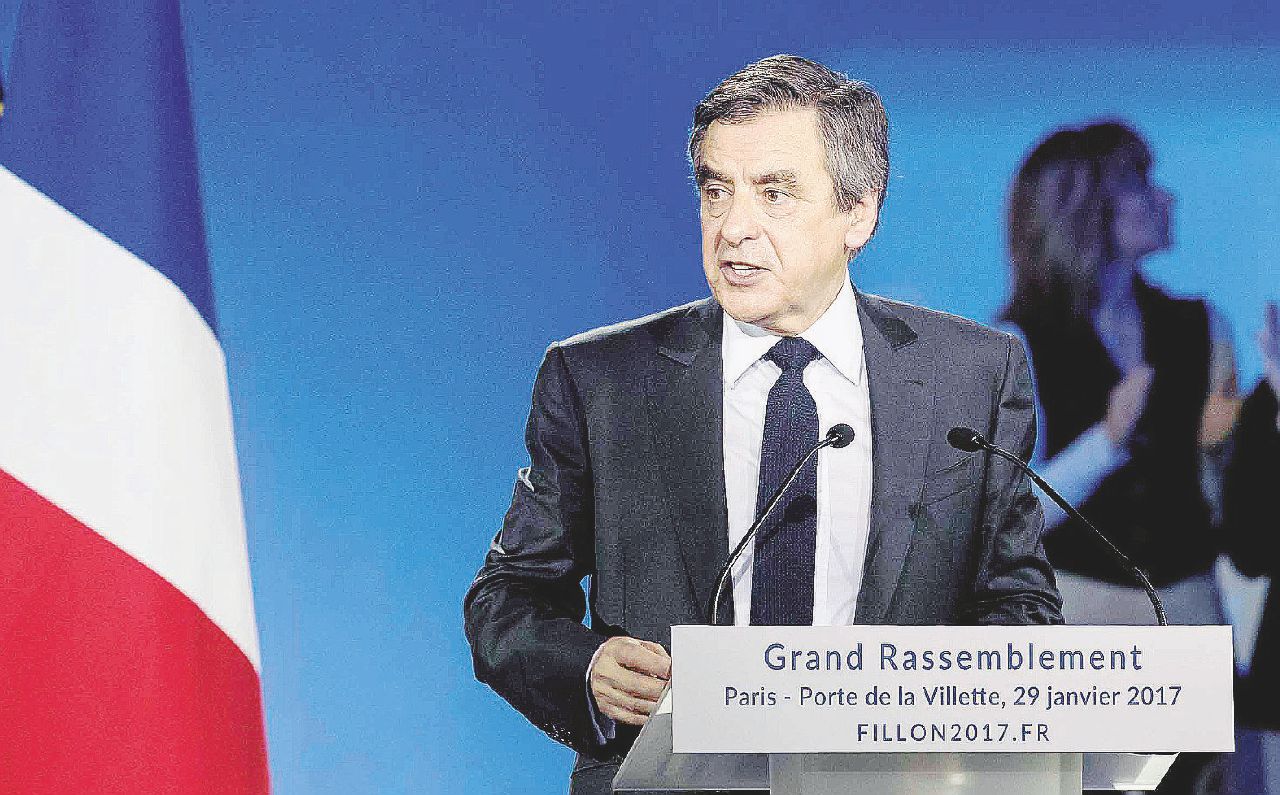 Fillon è spacciato. Il Penelopegate zavorra la destra
