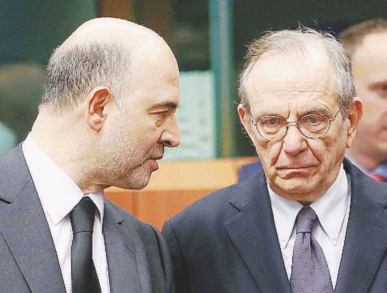 Un po’ di tagli e tasse: la risposta all’Ue