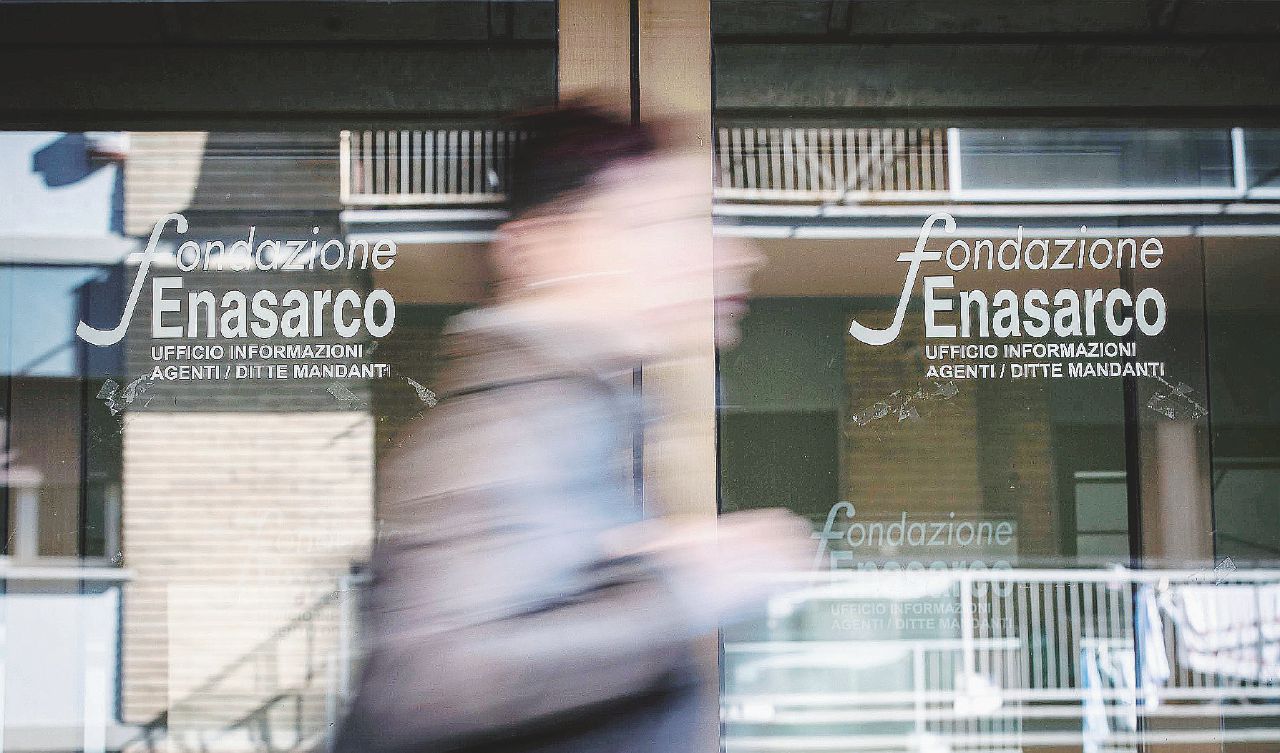 Copertina di Immobili Enasarco, guerra da 300 milioni