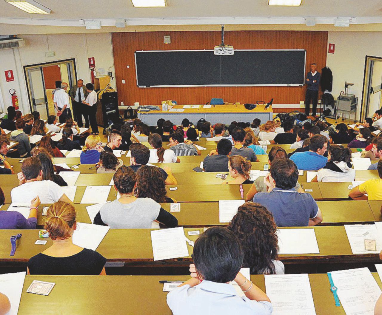 Università, la prof che rispedisce la posta elettronica agli studenti. “Bisogna insegnare a scrivere una mail”