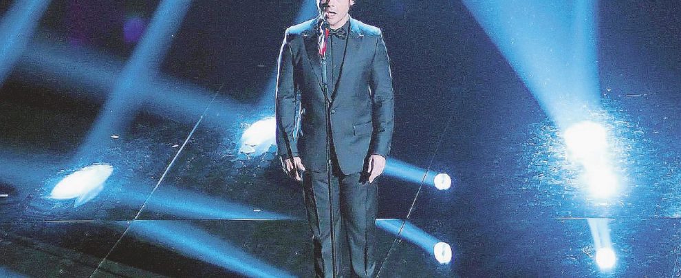 Tiziano ferro incanta e Crozza infiamma Tiziano ferro incanta e Crozza infiamma