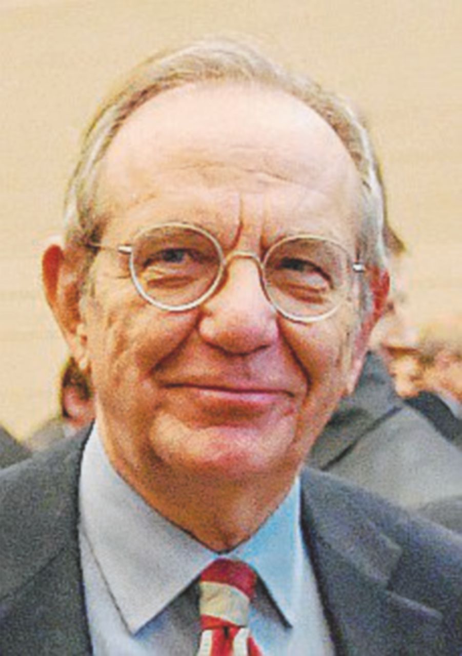 Padoan: “Lo spread? È sgarbato, ci ricorda del debito pubblico”