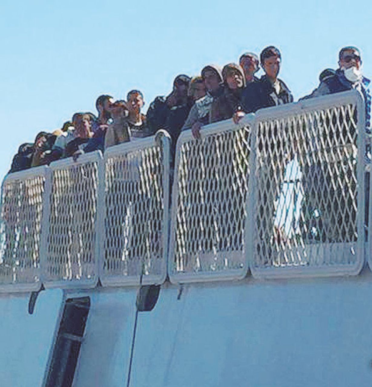 Copertina di Il diritto alla povertà, ecco l’ultima sfida tra italiani e migranti