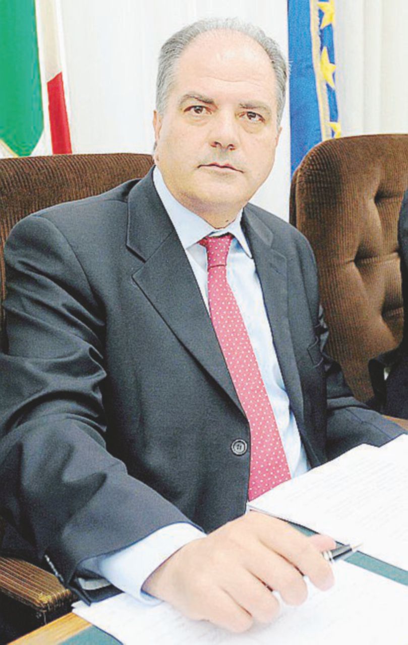 Copertina di Cara Mineo, Castiglione: “Dimettermi? No, io sto sempre con i cittadini”