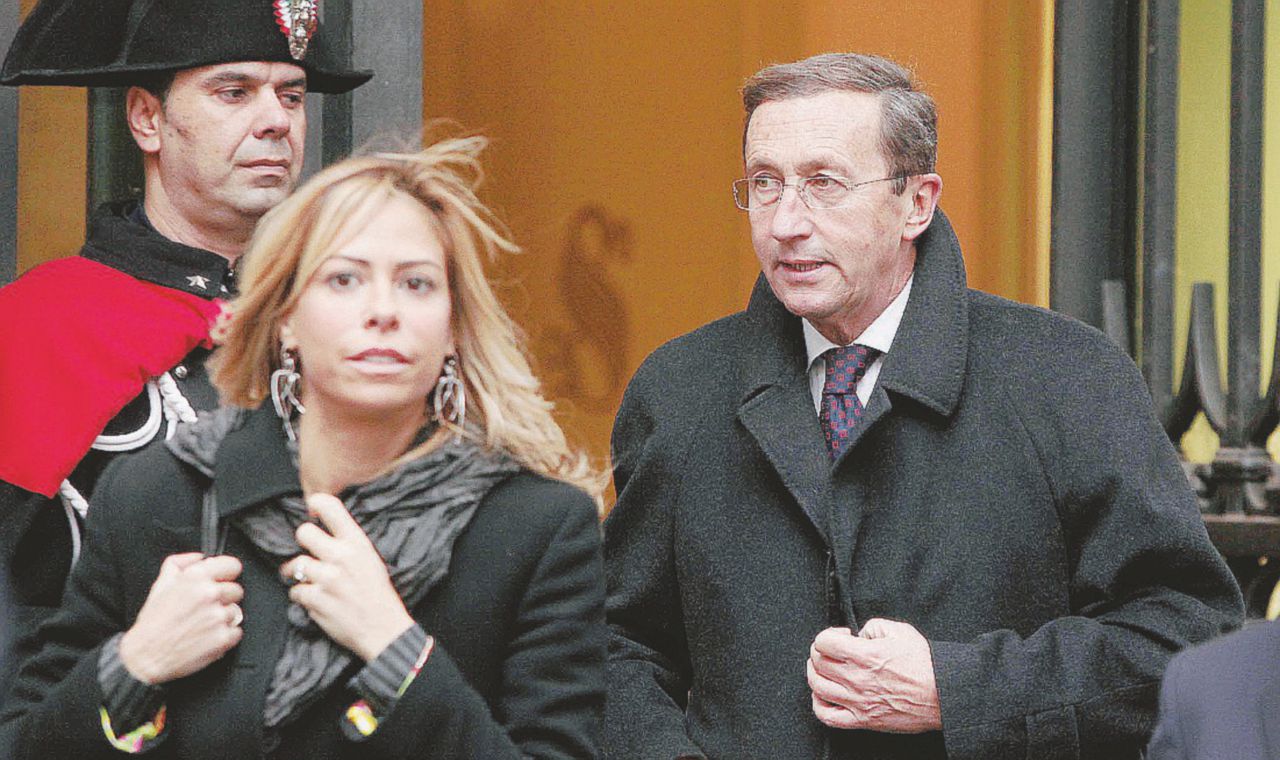 Copertina di Montecarlo, indagato Fini. Maxisequestro ai Tulliani