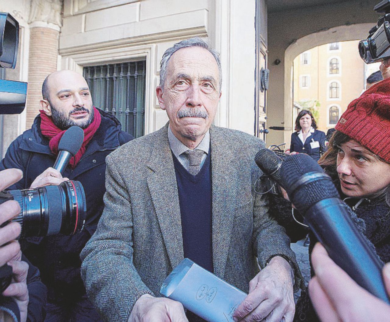 Copertina di Stadio, il M5S dice sì e già si giustifica: “Eredità di Marino: ci fanno causa”