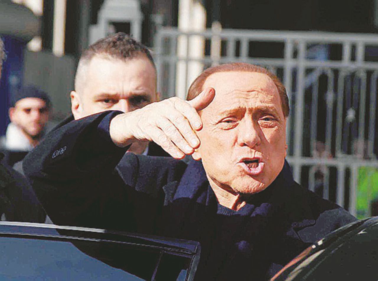 Copertina di Milan, arrivano a breve i soldi cinesi. Stasera Berlusconi saluta San Siro