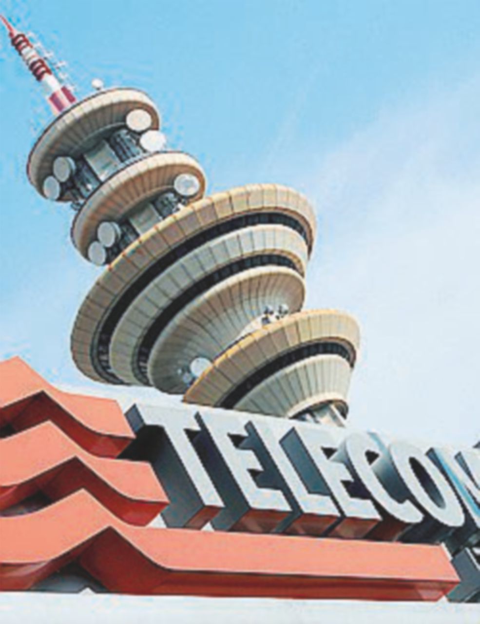 Telecom adesso si sfila dalla gara per la banda larga: “Faremo  da soli”