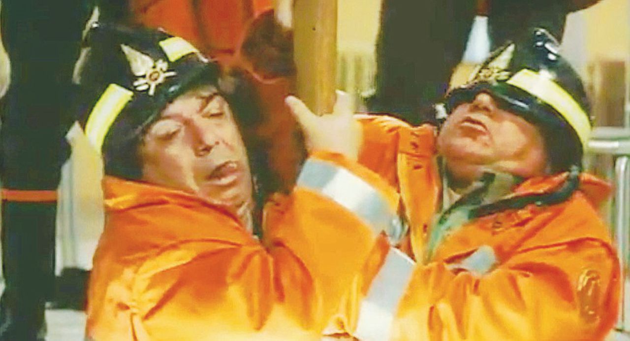 Copertina di “Pompieri, riempite un secchio: se l’acqua si muove c’è il terremoto”