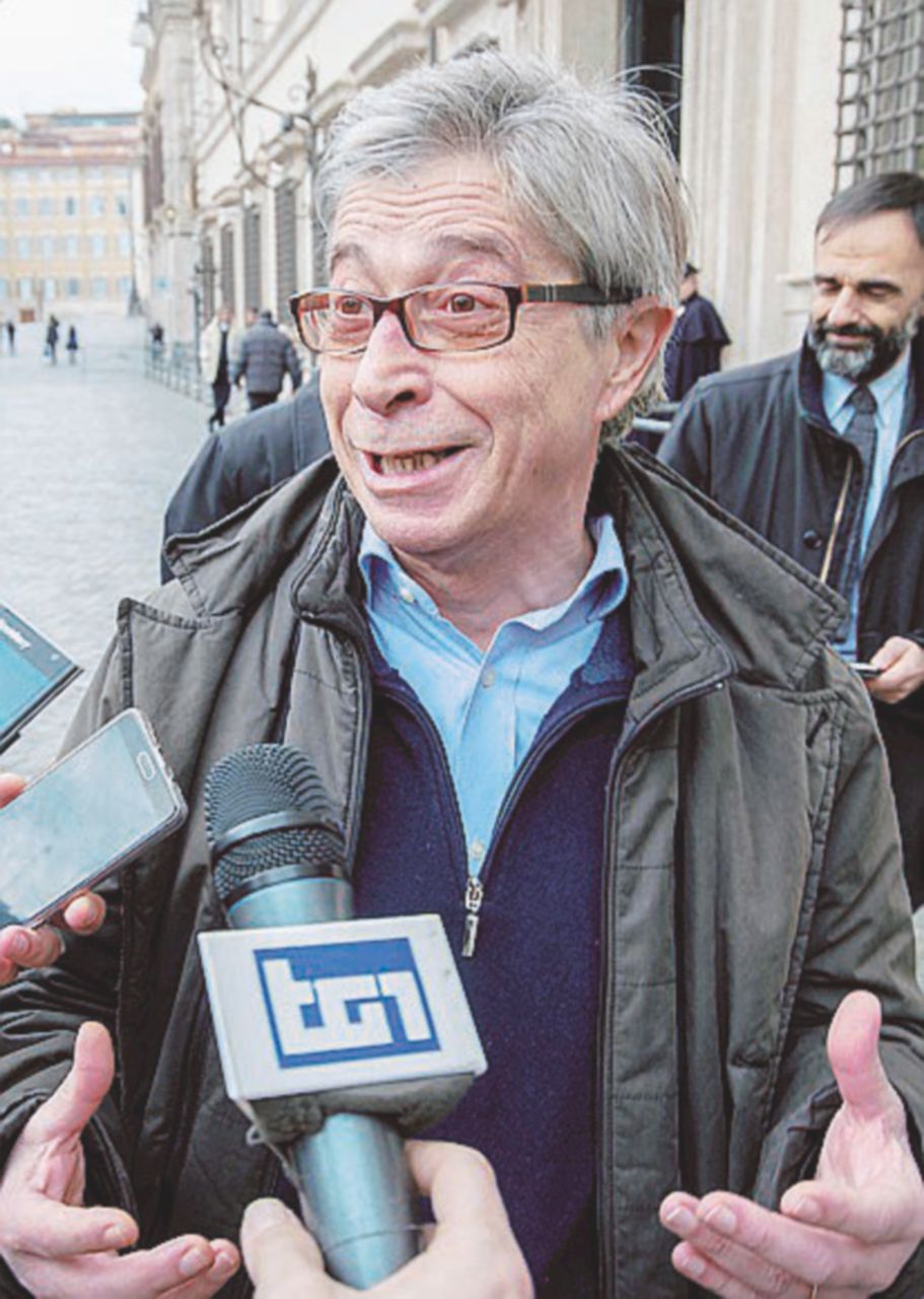 Copertina di Sisma, solo fantasmi e sindaci: “Zero casette e tutti sulla costa”