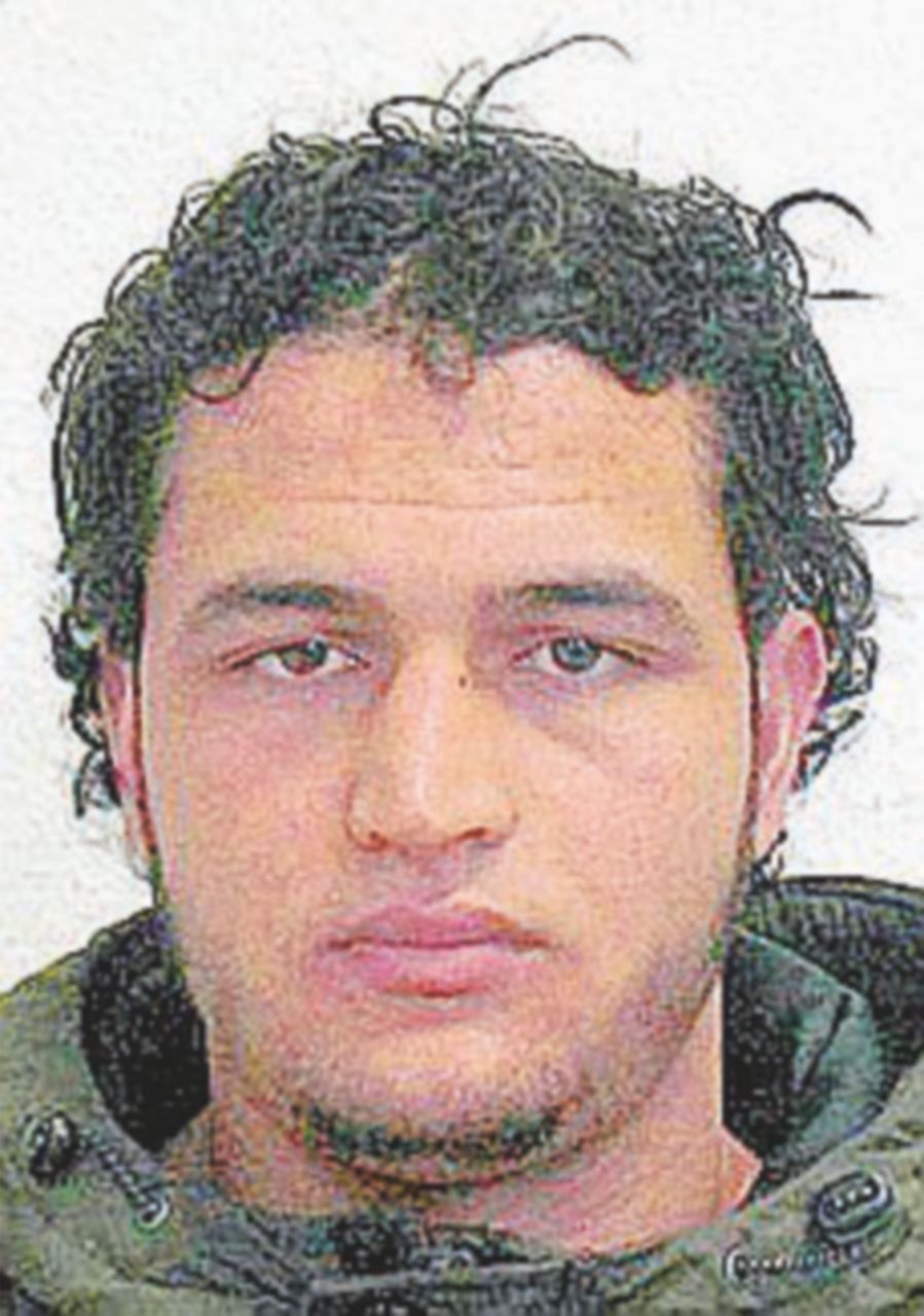 Espulsi due tunisini, uno era in contatto con il terrorista Amri