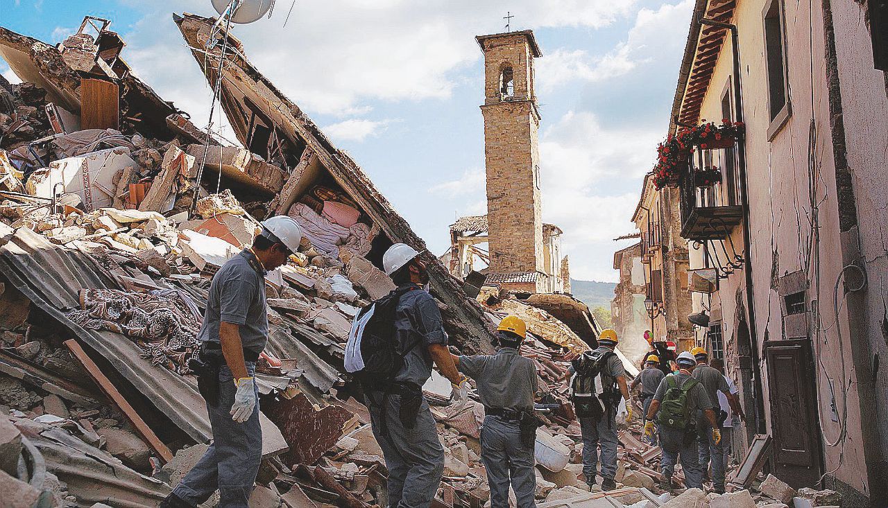 Il campanile non doveva crollare: i soldi c’erano