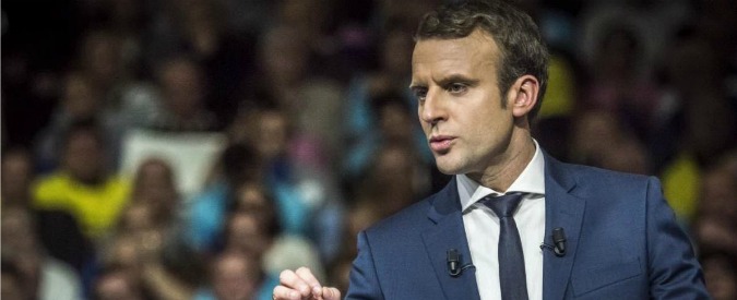 Copertina di Francia, l’investitura di Macron il rottamatore: “Superare sinistra e destra”. La folla lancia l’anti-Le Pen al grido ‘Europa’