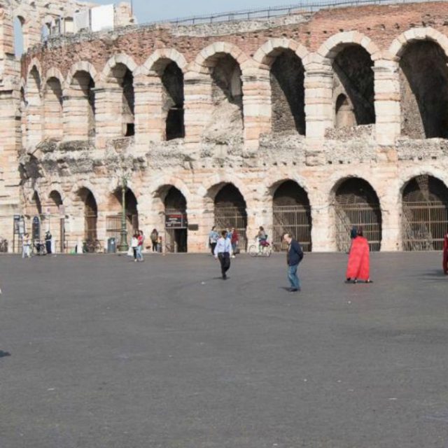 Arena di Verona, addio al corpo di ballo “nell’indifferenza delle istituzioni”