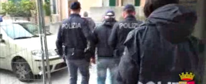 Copertina di Adescava minori migranti, arrestato ex cuoco di Ventimiglia. Sesso per pochi euro e qualche bibita