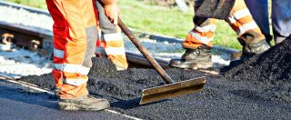 Copertina di Aumenta il consumo di asfalto. Lo farà anche la manutenzione stradale?