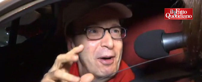 Copertina di Roberto Benigni: “Una persona che non si occupa di politica è superflua”. E scherza su Renzi e Bersani