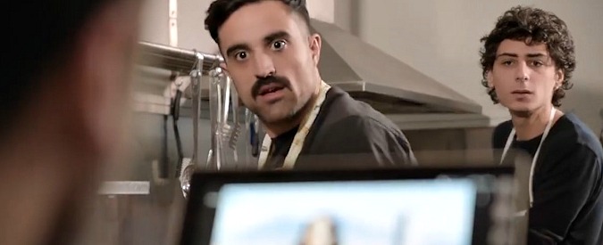 Copertina di Casa Surace, vita da single vs vita da fidanzato. E a San Valentino qualcuno preferisce San Michele