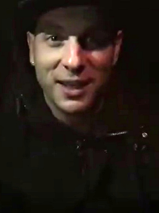 Copertina di Sanremo 2017, Clementino a rischio eliminazione. Il lamento sui social: “La iena non è morta, è solo ferita”