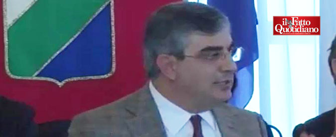 Copertina di Discarica Bussi, D’Alfonso non risponde a consigliere M5S: “Il Fatto? Non lo leggo e non lo leggerò mai”