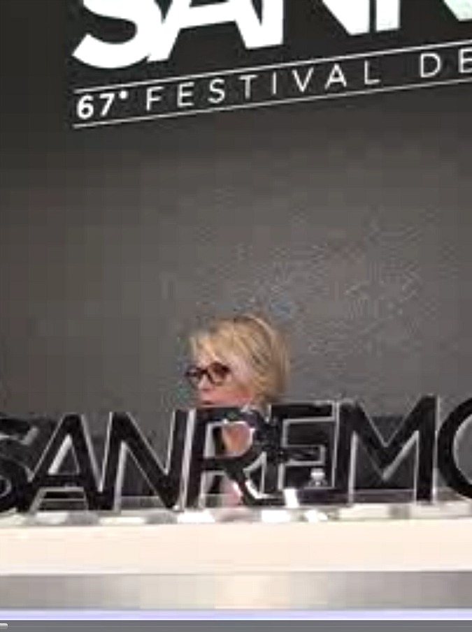 Copertina di Festival di Sanremo 2017, De Filippi: “Mai preso compenso da ospite, in nessuna trasmissione”