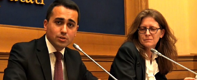 Copertina di Vitalizi, Di Maio al Fatto: “Condividiamo la petizione. L’obiettivo minimo è equiparare le pensioni”
