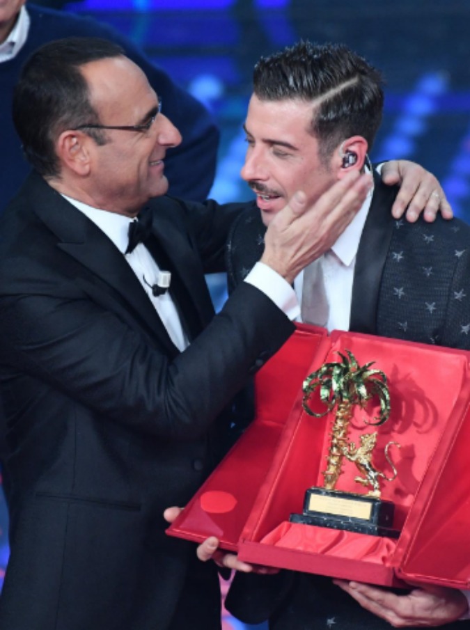 Copertina di Sanremo 2017, chi è Francesco Gabbani, il 35enne di Carrara col cognome “alla Harry Potter” che ha vinto il Festival