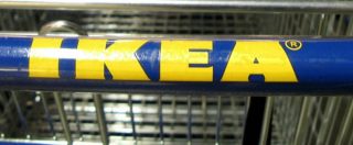 Copertina di Ikea, indagine della Commissione Ue sugli accordi fiscali con l’Olanda: “Ha pagato meno tasse del dovuto”