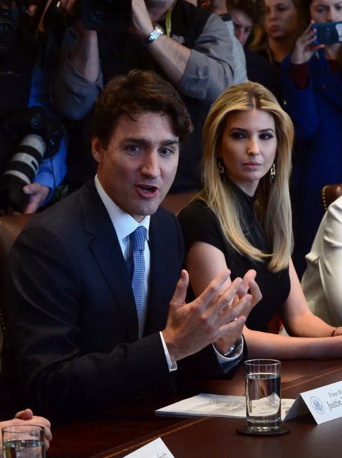 Copertina di Ivanka Trump ‘padrona di casa’ durante l’incontro con Justin Trudeau