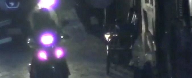 Copertina di Minorenne spacciava droga con la sorellina di 7 anni. Arrestata dai Carabinieri