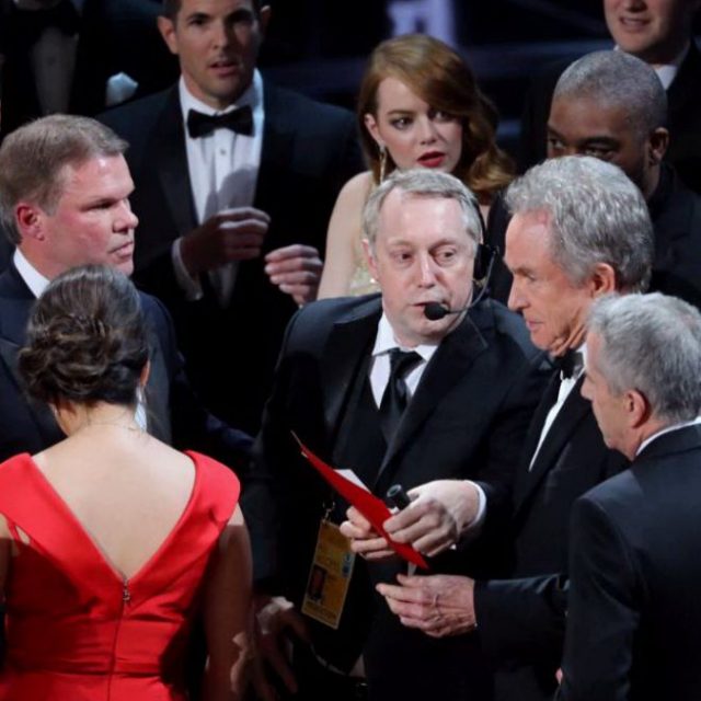 Oscar 2017, benedetta sia la gaffe e chi la commise. Jimmy Kimmel? Non all’altezza delle attese