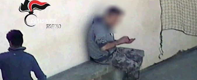 Copertina di Droga e prostitute dietro associazione di volontariato: la banda gestiva “gli affari” dalla parrocchia