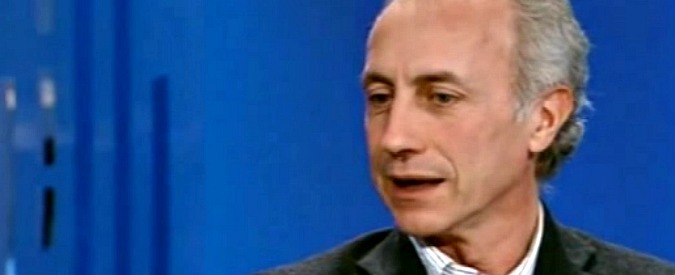 Copertina di Renzi in California, Travaglio: “È lì per studiare se c’è vita su Marte? Sarebbe stato meglio ascoltare i tassisti in piazza”