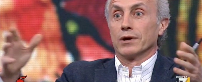 Copertina di Travaglio e il “premier anestesista”: “Ecco perché Renzi faticherà a eliminare l’emolliente Gentiloni”