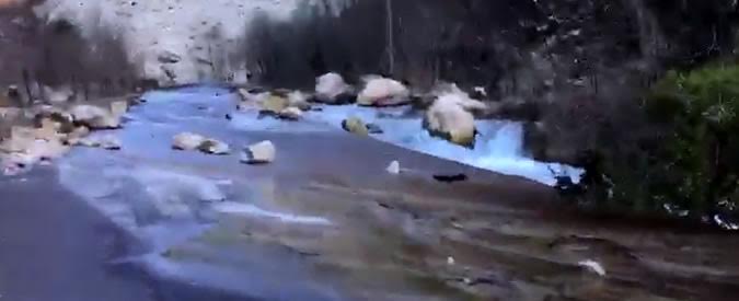 Copertina di Terremoto, a quattro mesi dal sisma la frana blocca ancora la strada per Visso