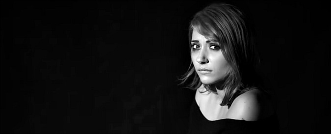 Copertina di San Valentino, la polizia celebra con la campagna anti violenza: “Se è la paura a farti battere il cuore, non è amore”