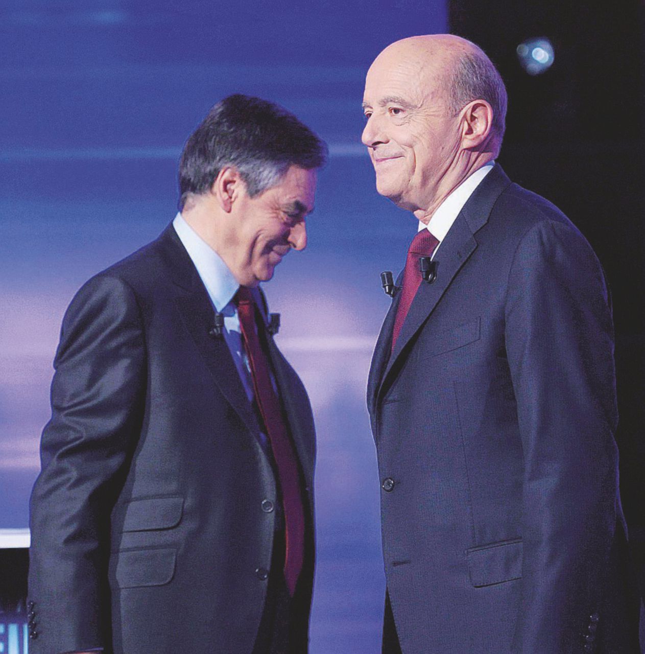 Sulla stessa barca - Alain Juppe con il candidato Francois Fillon - Ansa Non c’è un piano B, i Républicains si tengono Fillon