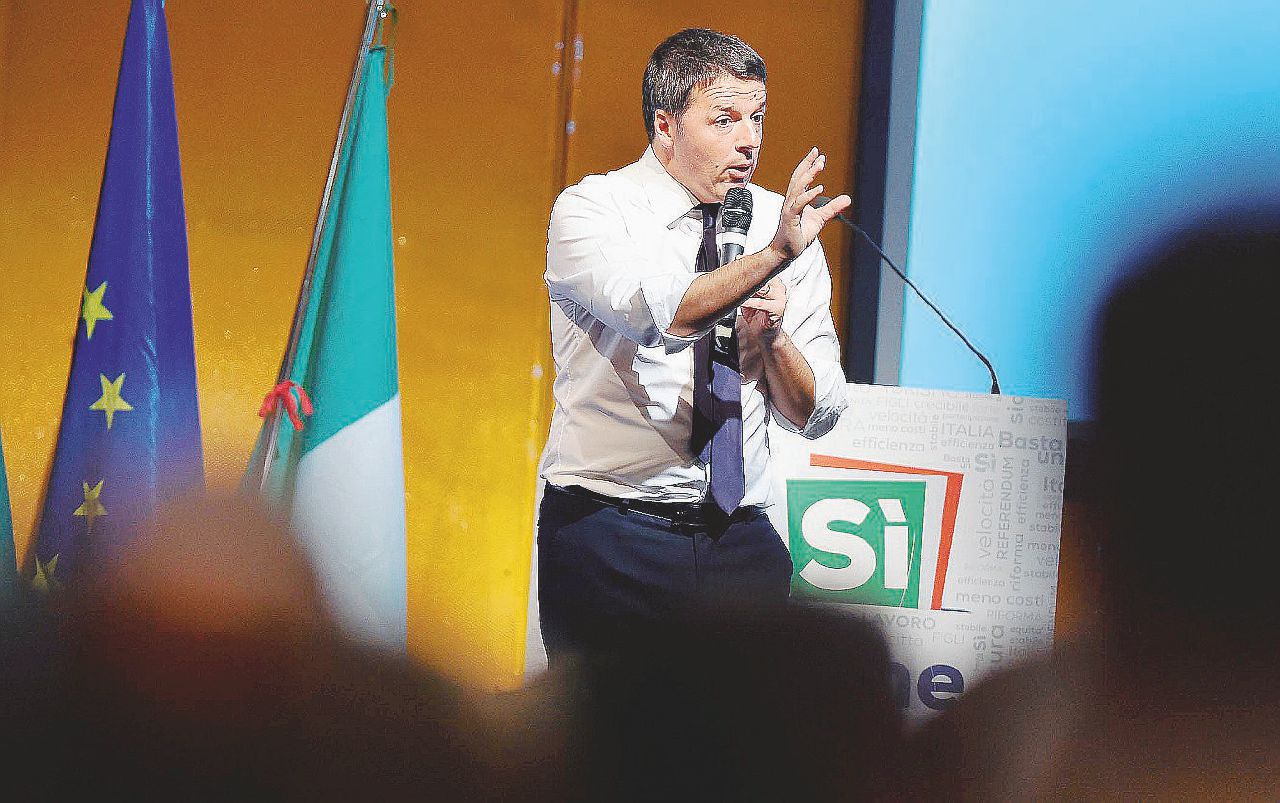 Il comizio di Renzi al Lingotto di Torino per il Sì al referendum costituzionale - Ansa Renzi fa il Lingotto d’oro ma la trasparenza è finta