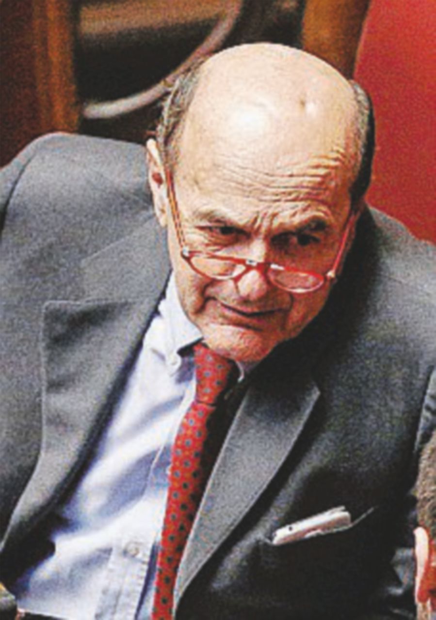 Bersani: “Il rischio non sono i 5Stelle, ma la nuova destra” Bersani: “Il rischio non sono i 5Stelle, ma la nuova destra”