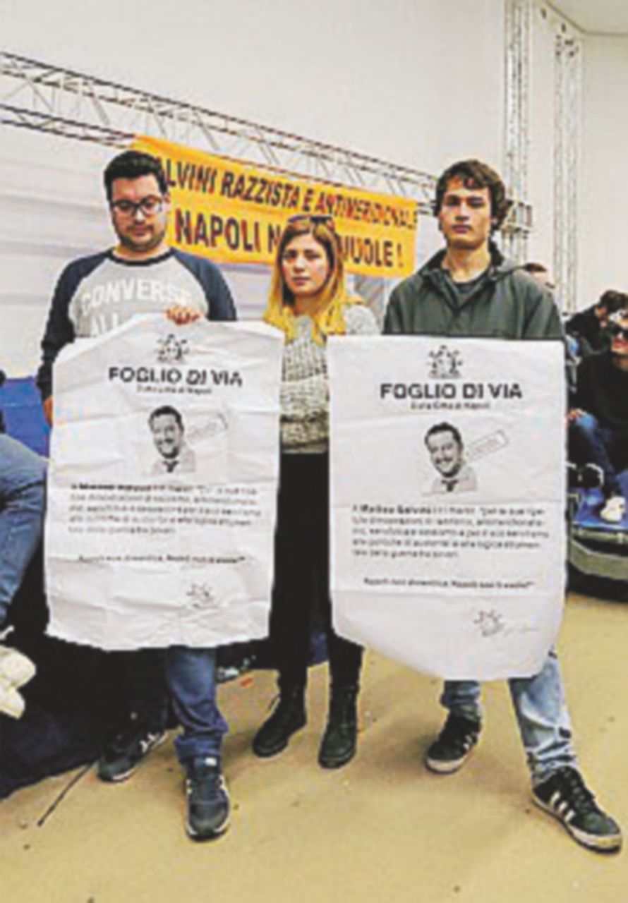 Salvini oggi a Napoli, occupata la sala De Magistris attacca Salvini oggi a Napoli, occupata la sala De Magistris attacca