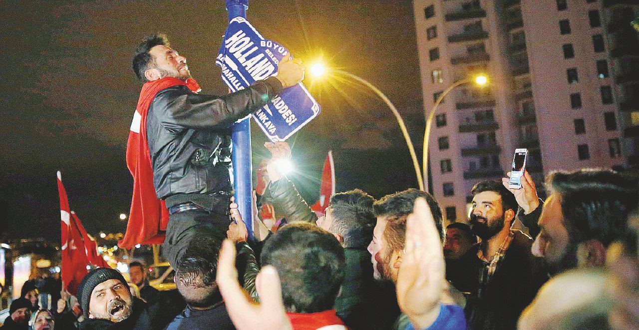 Il Sultano va contro tutti e sul Bosforo vincono i “patrioti” Il Sultano va contro tutti e sul Bosforo vincono i “patrioti”