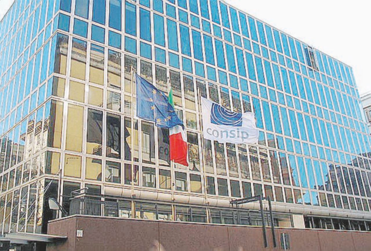 Nella bufera - La sede della Consip di Roma - Ansa “Azzerare le gare? Gli esclusi potrebbero chiederci milioni”