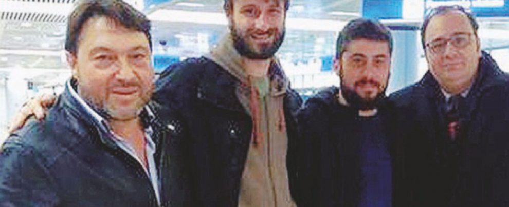 La squadra - Da sinistra: l’autore Sigfrido Ranucci, Paolo Palermo, Luca Chianca e Ennio Matano, security della Rai - Ansa Sequestro lampo per la tangente Eni