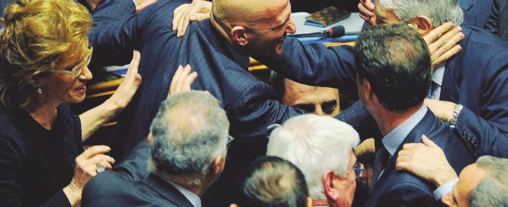 Pd, valanga d’insulti dalla base: “Una boiata, non votiamo più” Pd, valanga d’insulti dalla base: “Una boiata, non votiamo più”