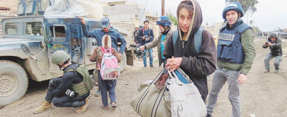 Mosul, civili in fuga fra fuoco incrociato Mosul, civili in fuga fra fuoco incrociato