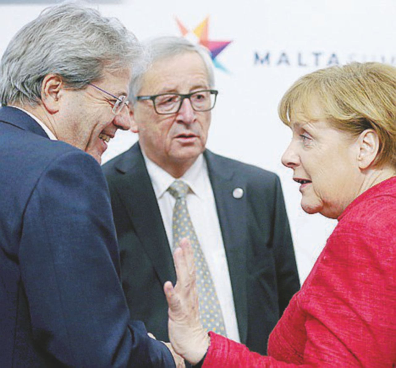 - Da sinistra: Paolo Gentiloni, Jean-Claude Juncker e Angela Merkel - Ansa Foto, dichiarazione, zero svolte: il vertice