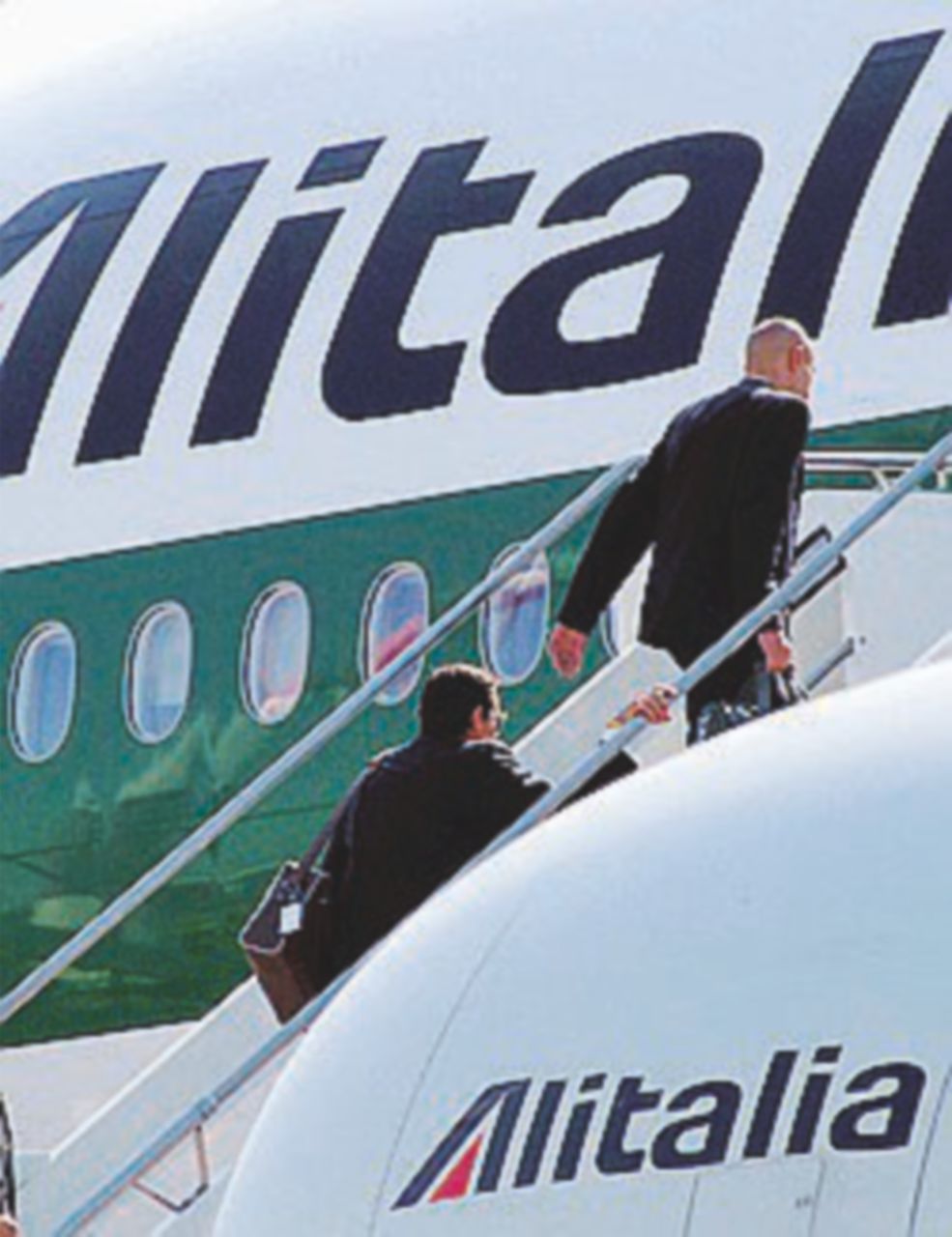 Copertina di Alitalia, lo Stato aprirà ancora il portafogli: da Cdp 200 milioni per dare fiato alla società