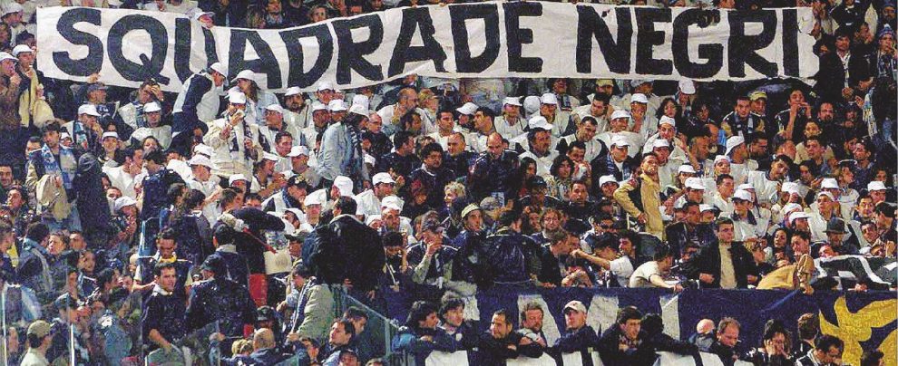 Così erano gli stadi - Un vecchio striscione razzista La dura legge del gol: “Sei negro, vattene”