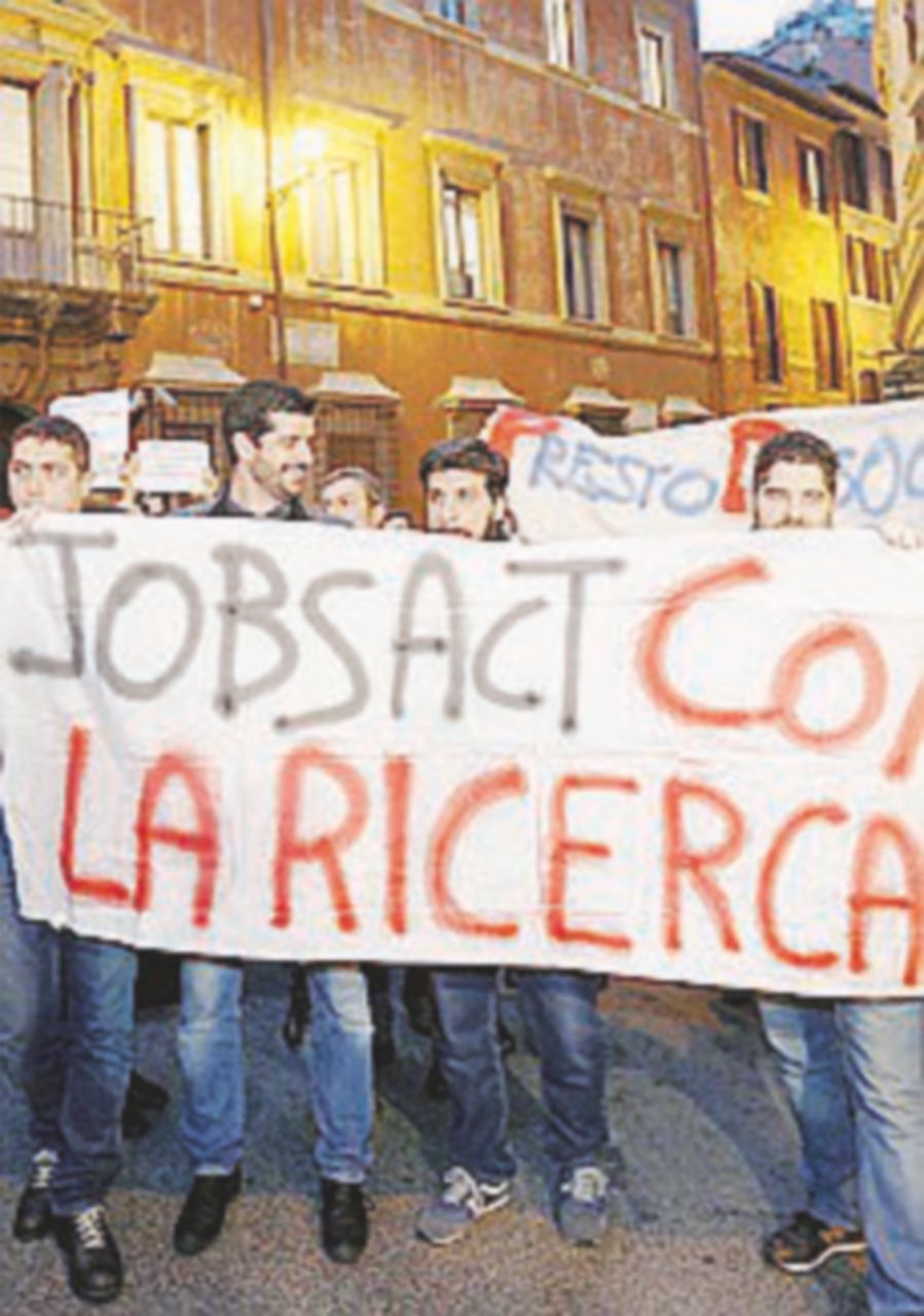I precari del Cnr in piazza: “Mancano i fondi per i contratti” I precari del Cnr in piazza: “Mancano i fondi per i contratti”